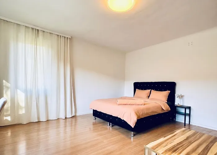 Daire Affordable In A With Garden Near Danube For Long