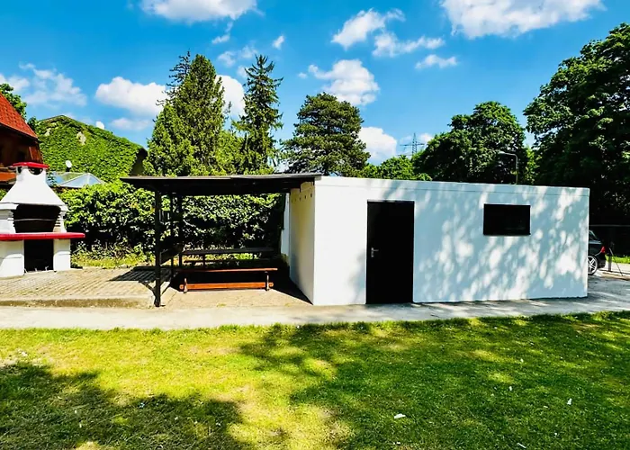 Affordable In A With Garden Near Danube For Long Daire *